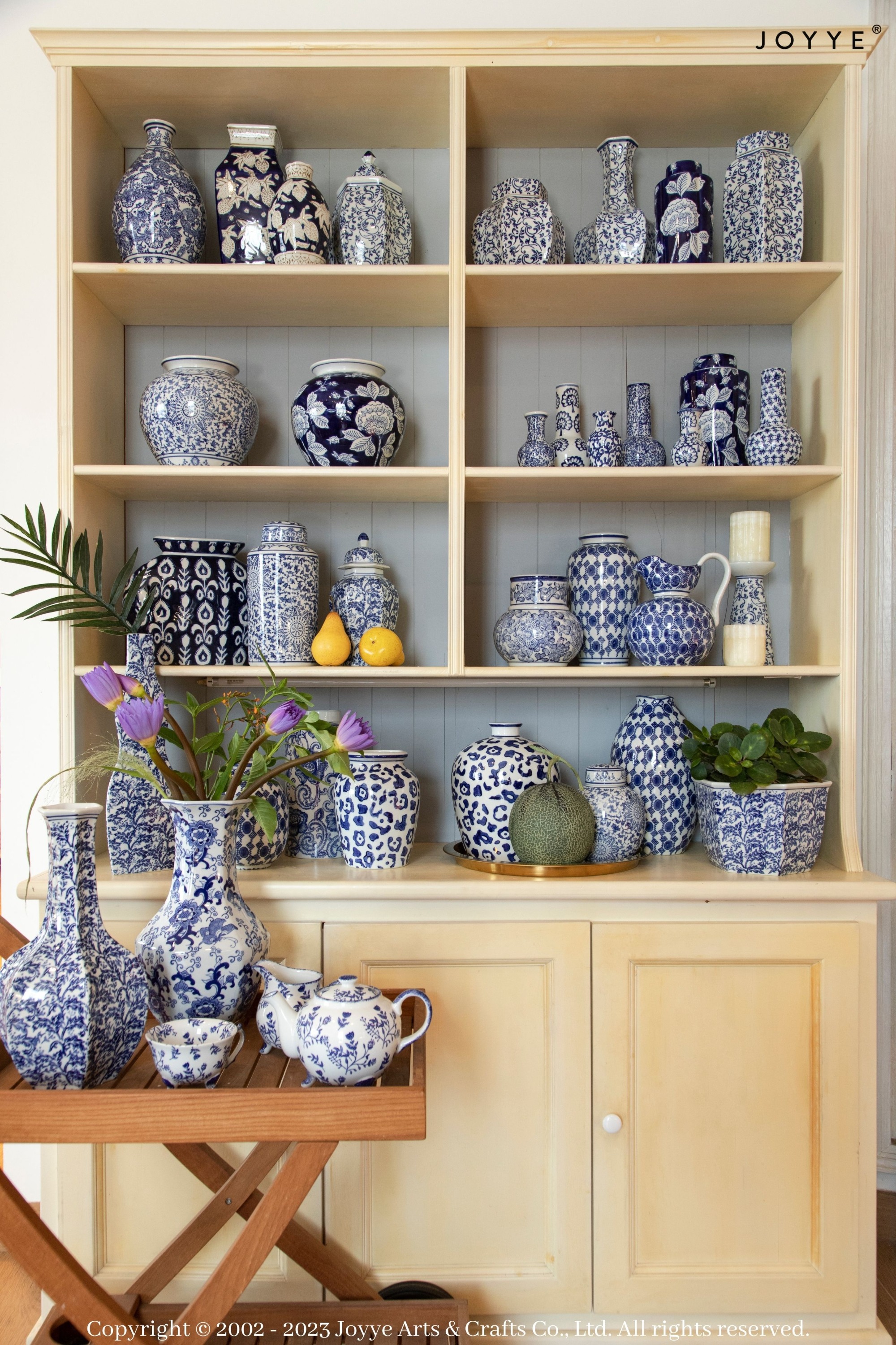 Exploring the Timeless Elegance of Blue and White Pottery Decor