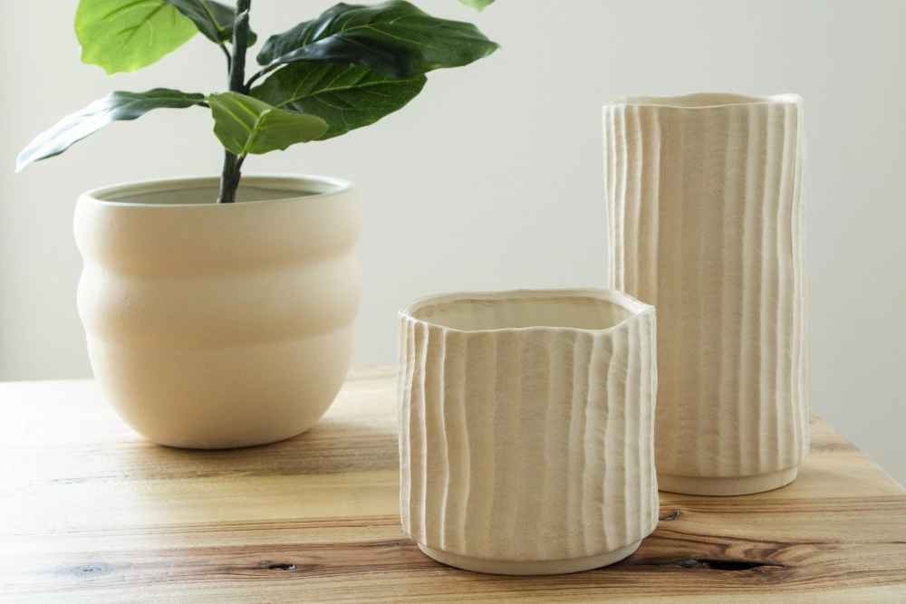 Handcrafted Vases vs. Mass-Produced