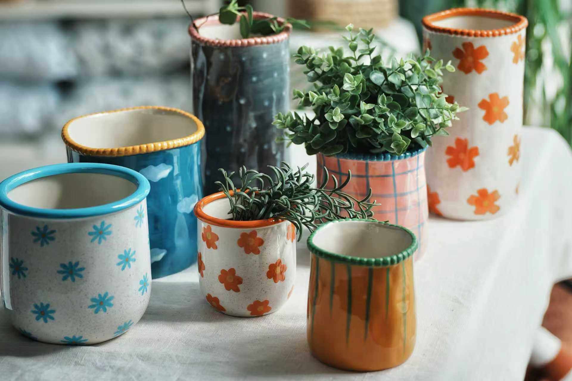 花瓶が陶器製か磁器製かを見分けるにはどうすればいいですか?