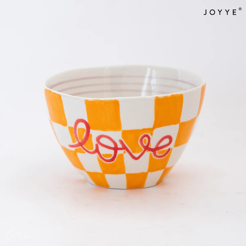 Hand-painted Lovely and Heart Pattern Ceramic Bowl