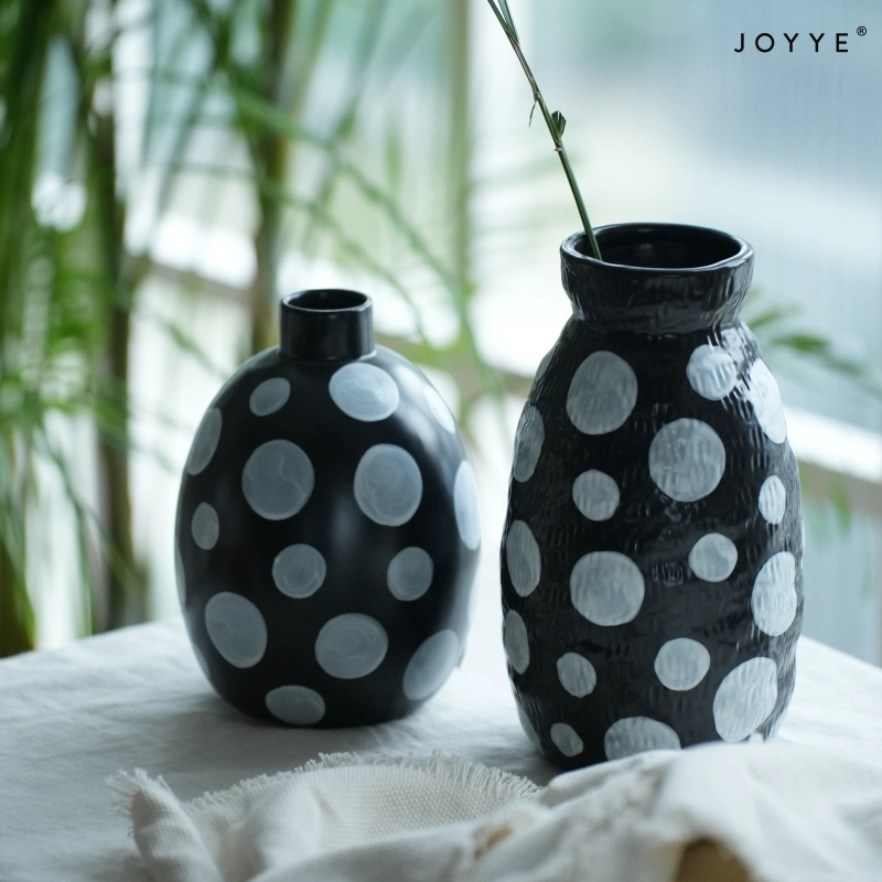 OEM Black & White Hand-Painted Ceramic Vases – Minimalist Design